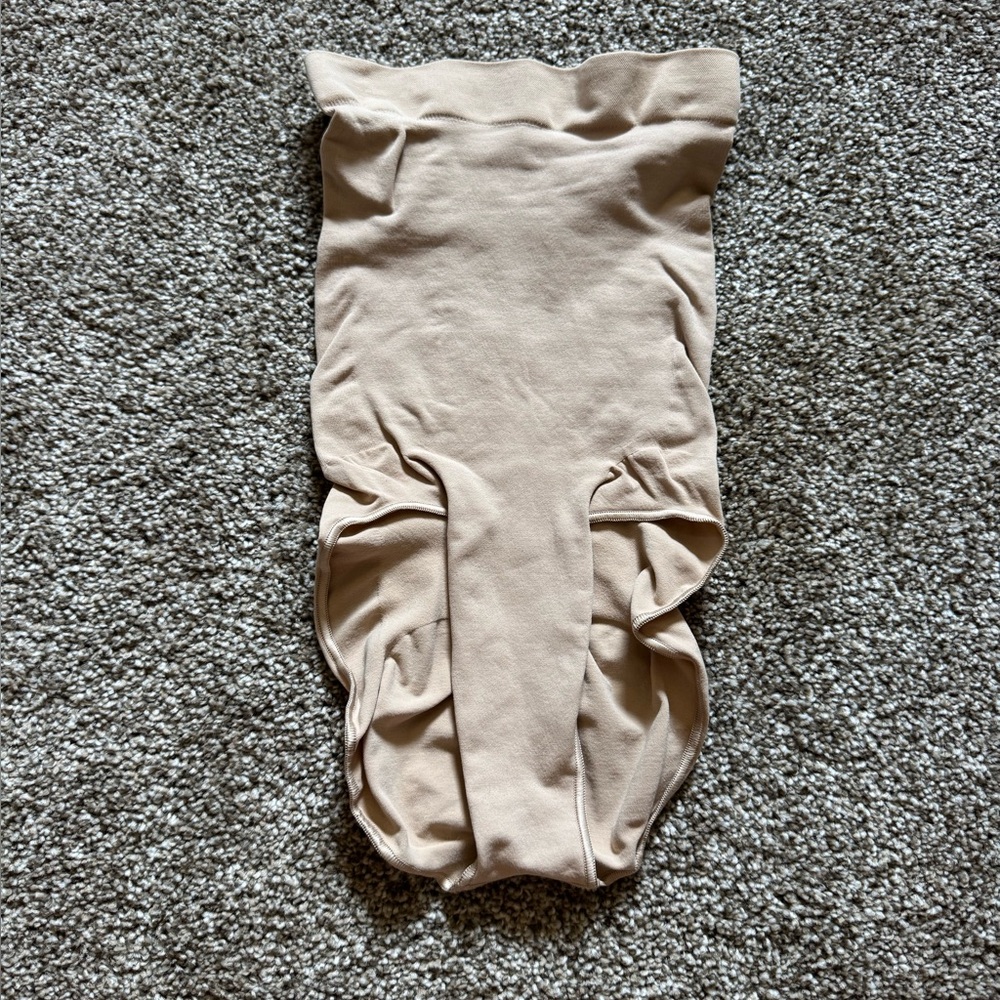 SKIMS Seamless Sculpt High-Waisted Brief NWOT